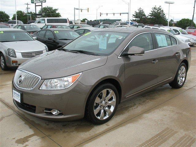 Buick LaCrosse 2010 photo 2