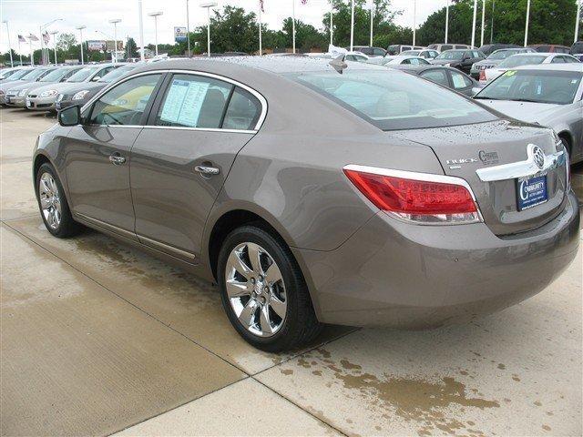 Buick LaCrosse 2010 photo 3