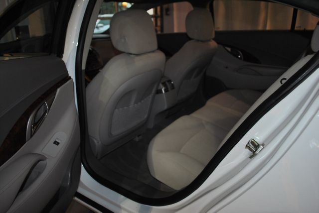 Buick LaCrosse 2010 photo 6