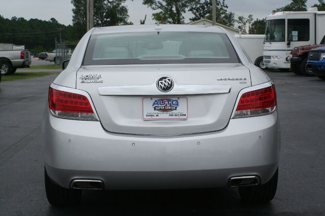 Buick LaCrosse 2010 photo 2