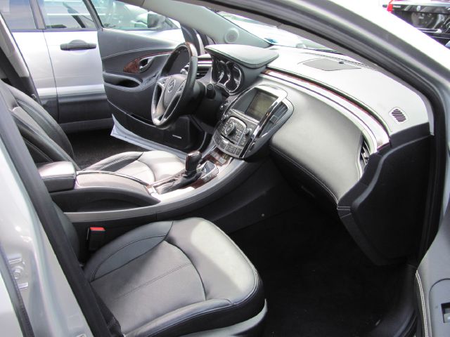 Buick LaCrosse 2010 photo 19