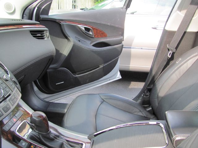 Buick LaCrosse 2010 photo 27