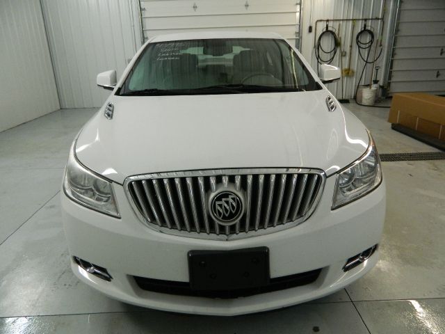 Buick LaCrosse 2010 photo 3