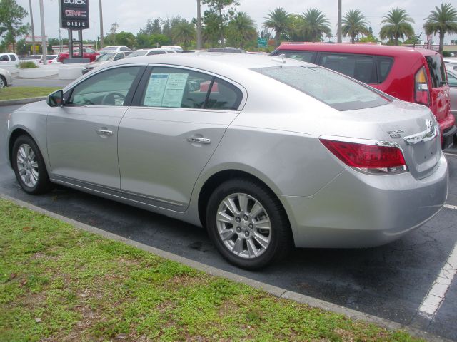 Buick LaCrosse 2010 photo 6