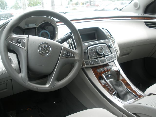 Buick LaCrosse 2010 photo 8