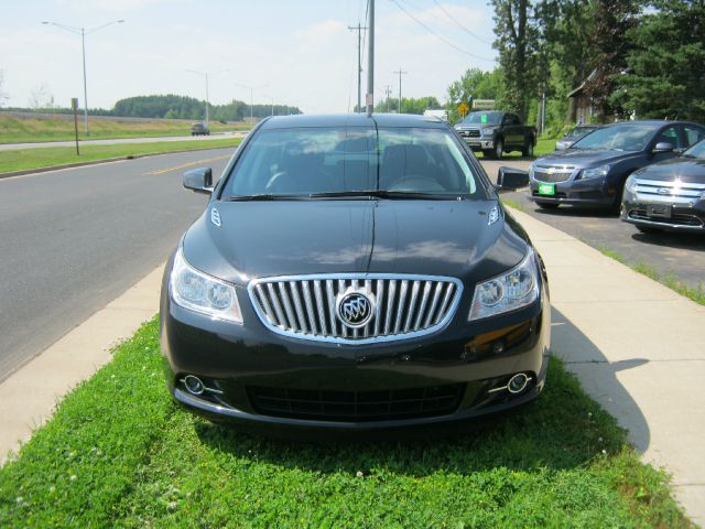 Buick LaCrosse 2010 photo 2