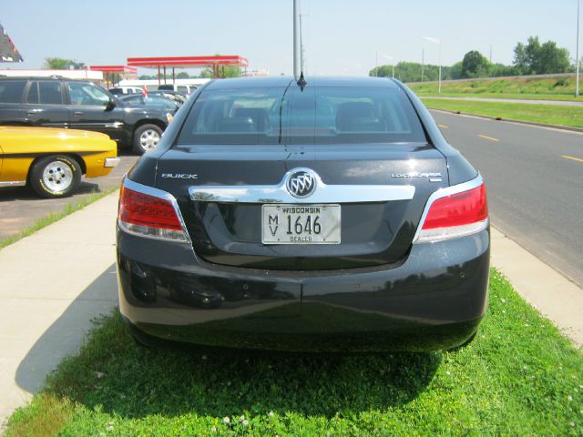 Buick LaCrosse 2010 photo 3