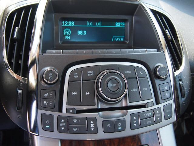 Buick LaCrosse 2010 photo 10