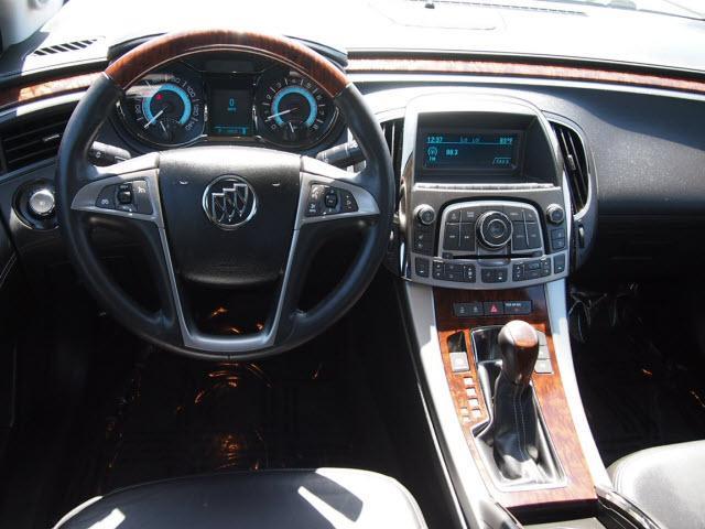 Buick LaCrosse 2010 photo 11