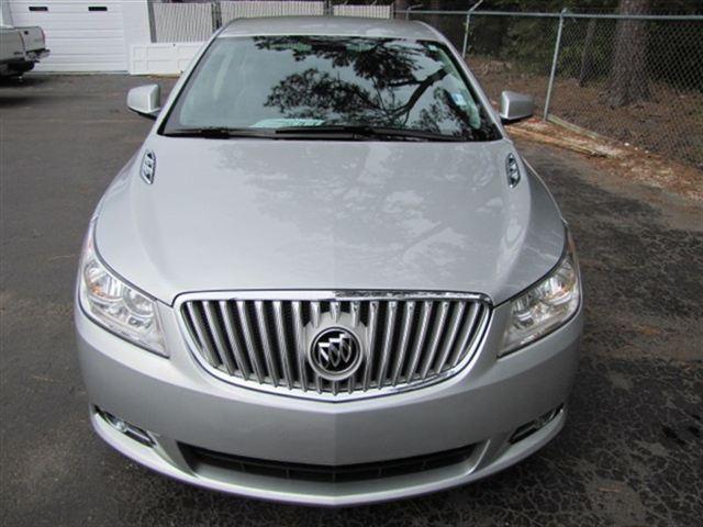 Buick LaCrosse 2010 photo 2