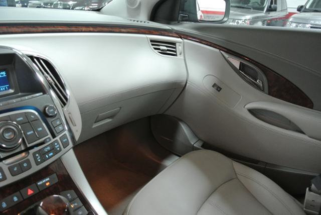 Buick LaCrosse 2010 photo 18