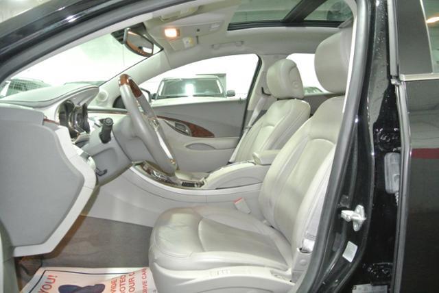 Buick LaCrosse 2010 photo 9