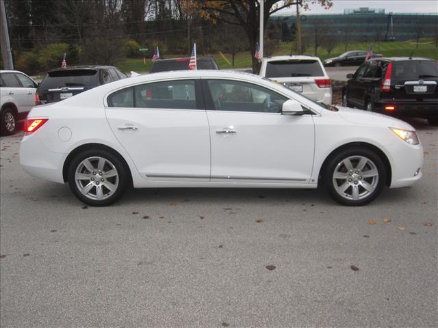 Buick LaCrosse 2010 photo 3