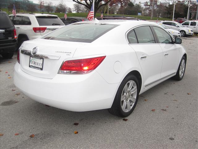 Buick LaCrosse 2010 photo 4