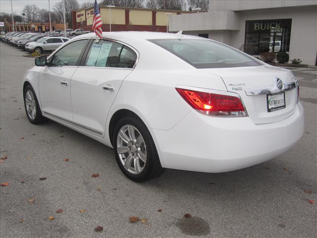 Buick LaCrosse 2010 photo 5