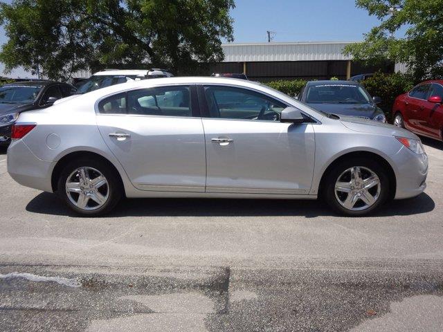 Buick LaCrosse 2010 photo 1