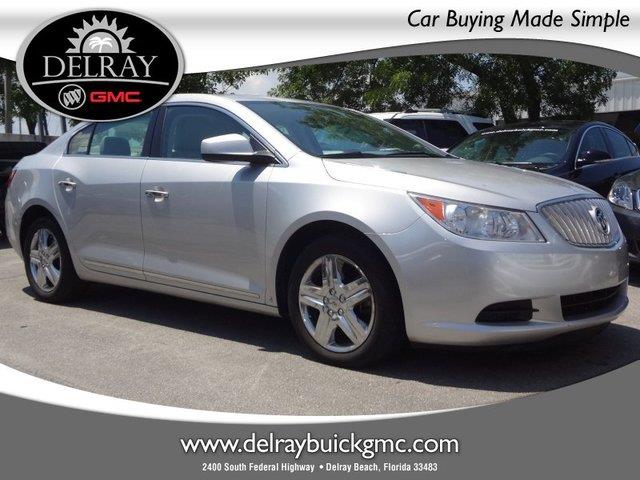 Buick LaCrosse 2010 photo 2