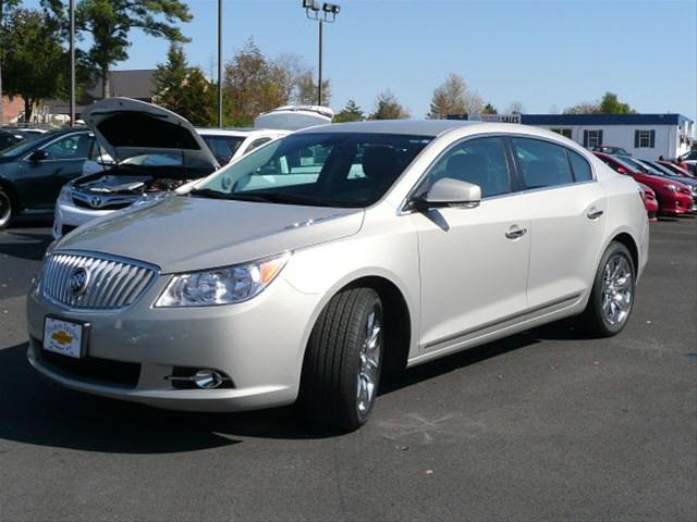 Buick LaCrosse 2011 photo 2