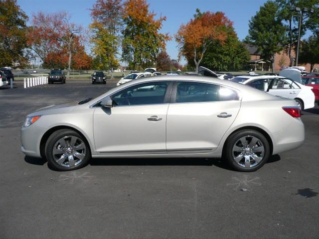 Buick LaCrosse 2011 photo 3