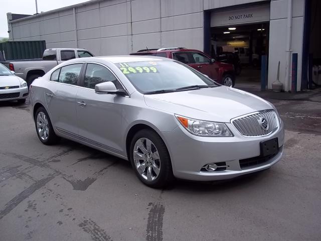 Buick LaCrosse 2011 photo 1