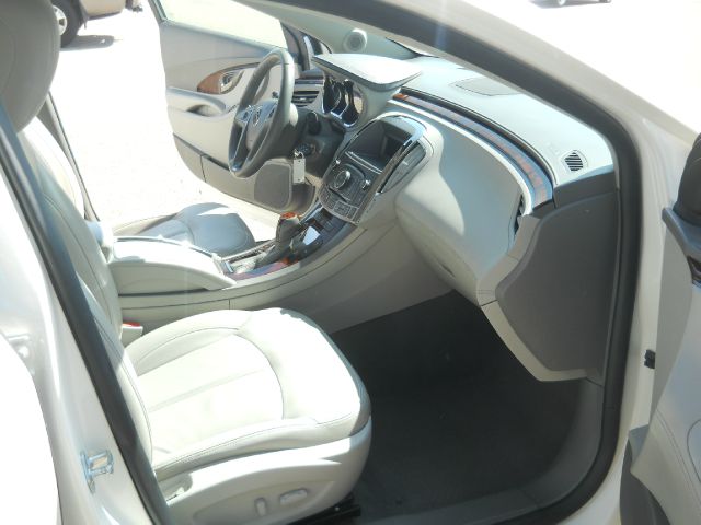 Buick LaCrosse 2011 photo 4