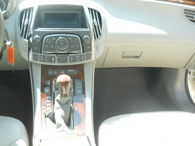 Buick LaCrosse 2011 photo 5