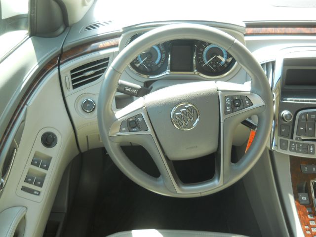 Buick LaCrosse 2011 photo 7