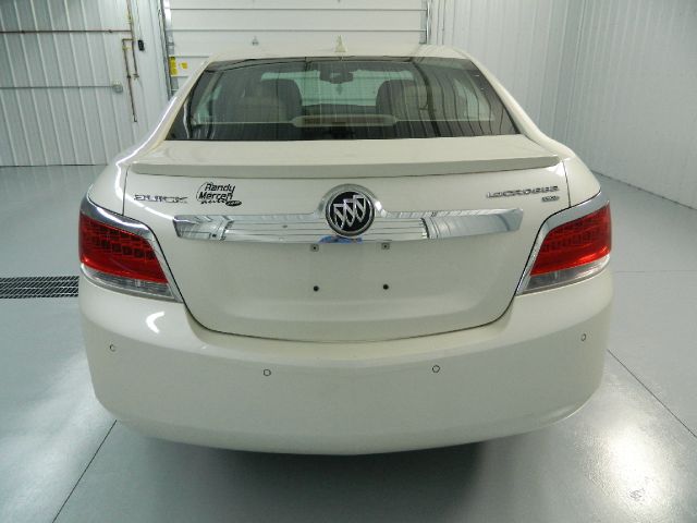 Buick LaCrosse 2011 photo 1