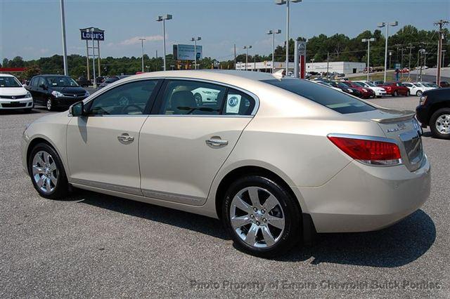 Buick LaCrosse 2011 photo 3