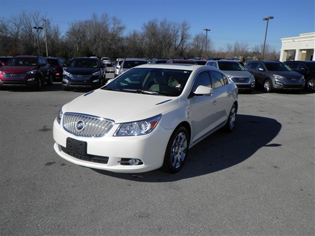 Buick LaCrosse 2011 photo 1