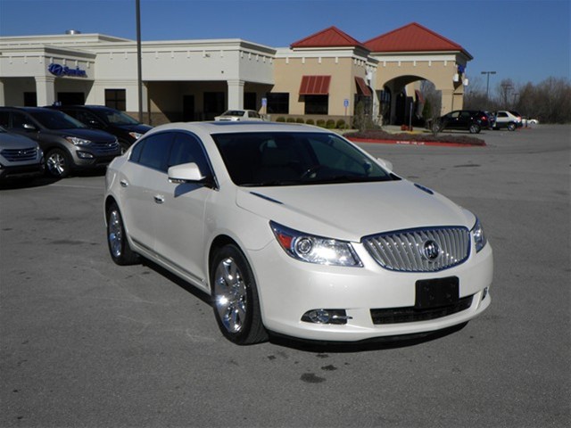 Buick LaCrosse 2011 photo 3