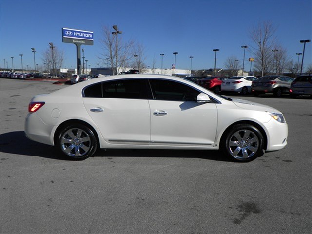 Buick LaCrosse 2011 photo 4