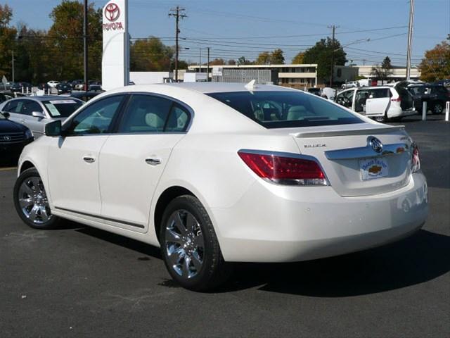 Buick LaCrosse 2011 photo 4