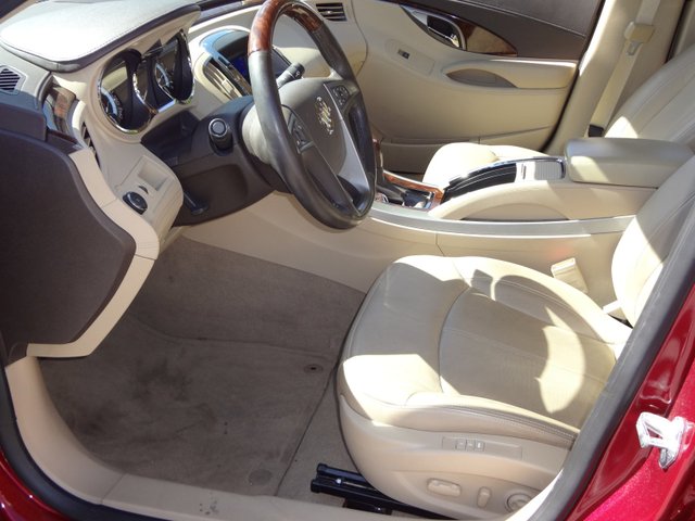 Buick LaCrosse 2011 photo 2