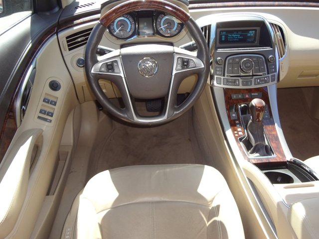 Buick LaCrosse 2011 photo 4