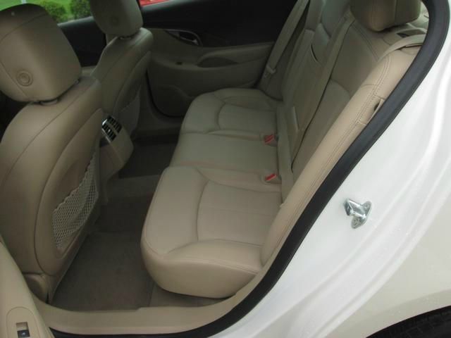 Buick LaCrosse 2011 photo 1