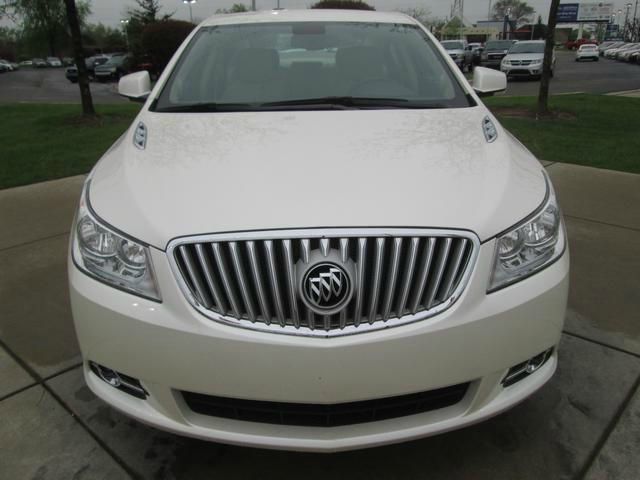 Buick LaCrosse 2011 photo 3