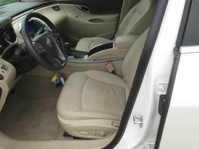 Buick LaCrosse 2011 photo 6