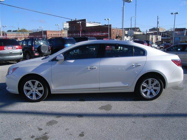 Buick LaCrosse 2011 photo 3