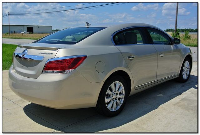 Buick LaCrosse 2011 photo 1