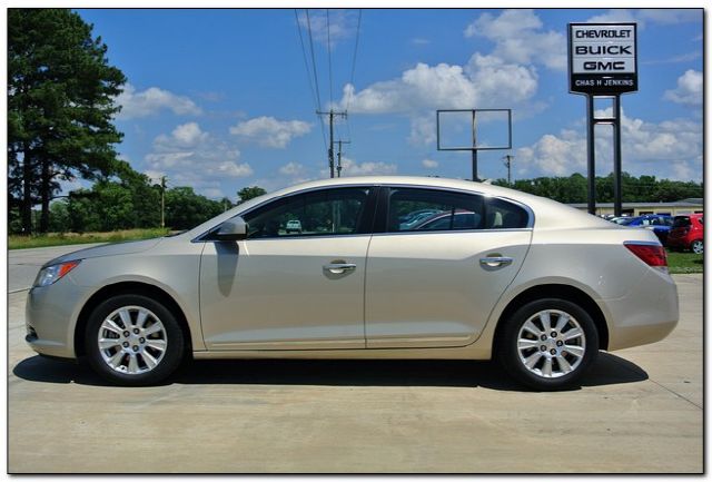 Buick LaCrosse 2011 photo 4