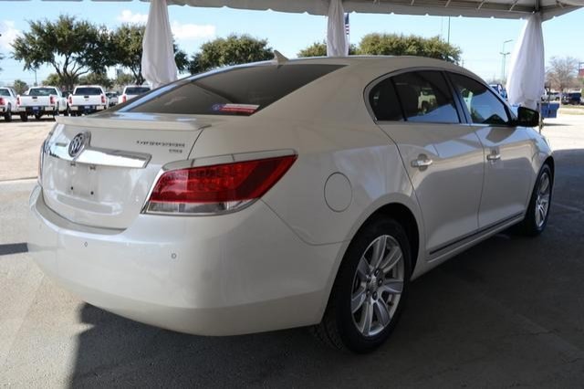 Buick LaCrosse 2011 photo 4