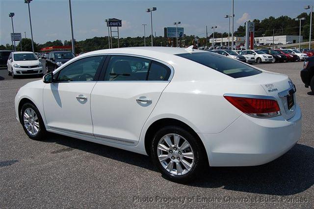 Buick LaCrosse 2011 photo 3