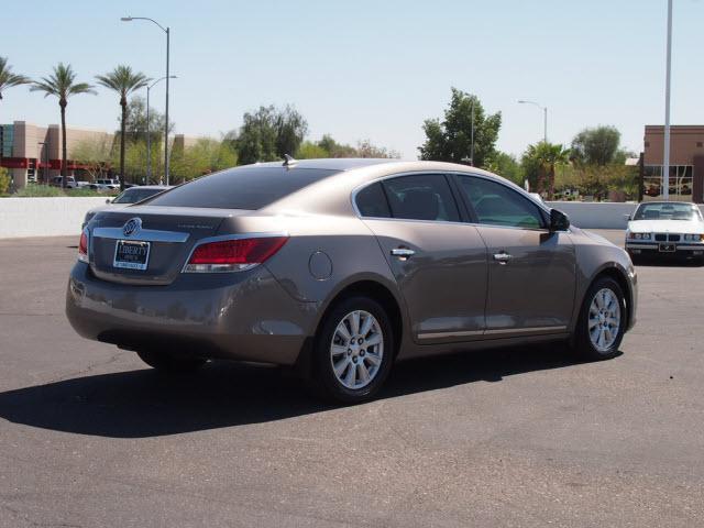 Buick LaCrosse 2011 photo 16