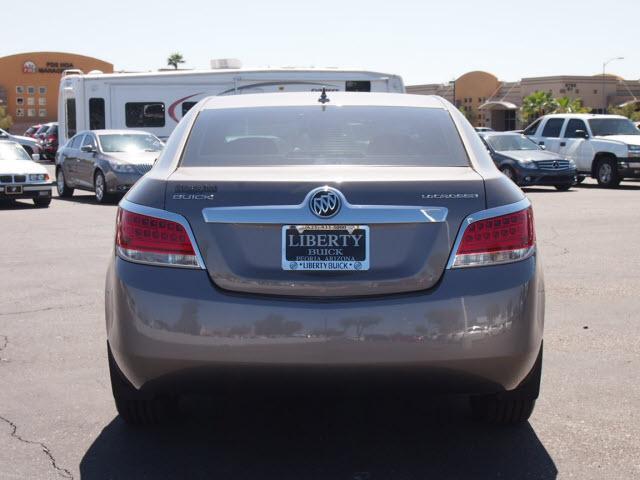 Buick LaCrosse 2011 photo 17