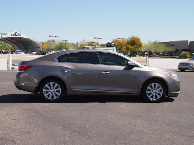 Buick LaCrosse 2011 photo 18