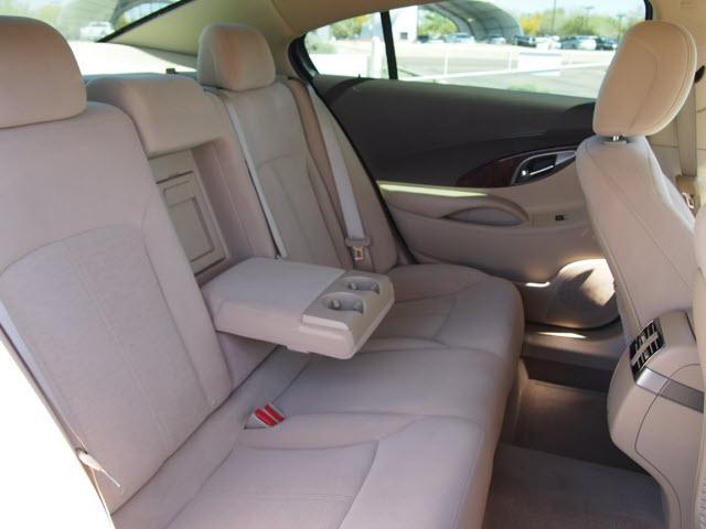 Buick LaCrosse 2011 photo 3