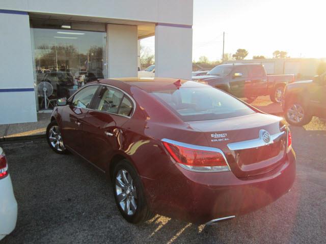 Buick LaCrosse 2011 photo 1