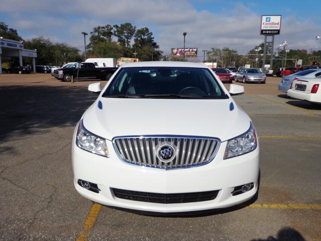 Buick LaCrosse 2011 photo 1