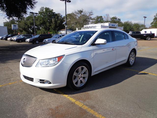 Buick LaCrosse 2011 photo 2